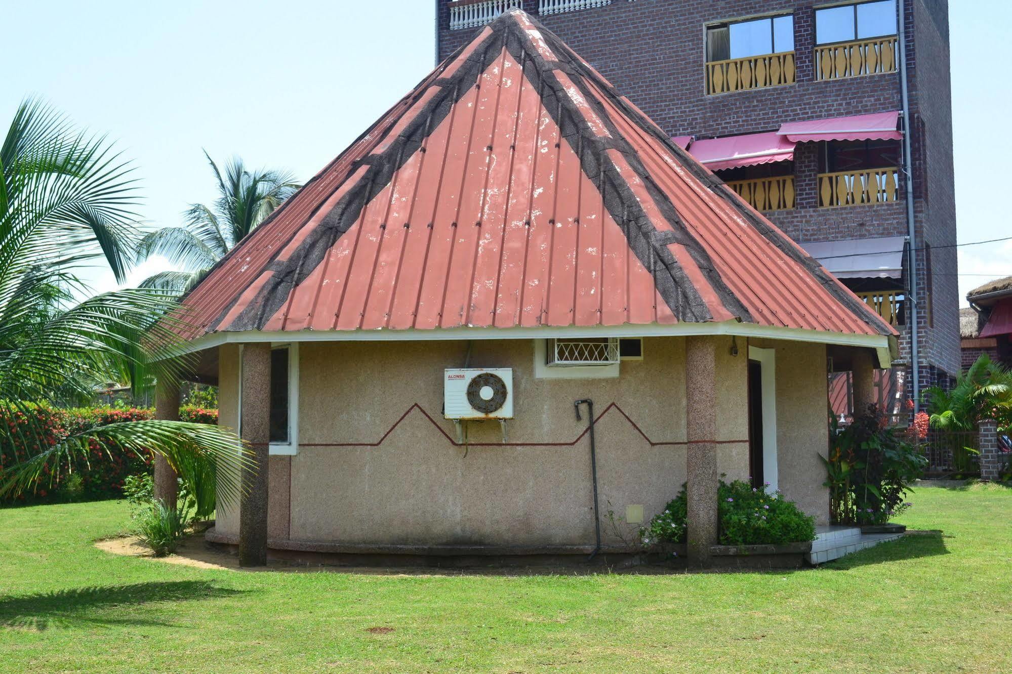 Adrien Beach Hotel Kribi Exterior foto